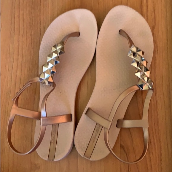 very rose gold sandals